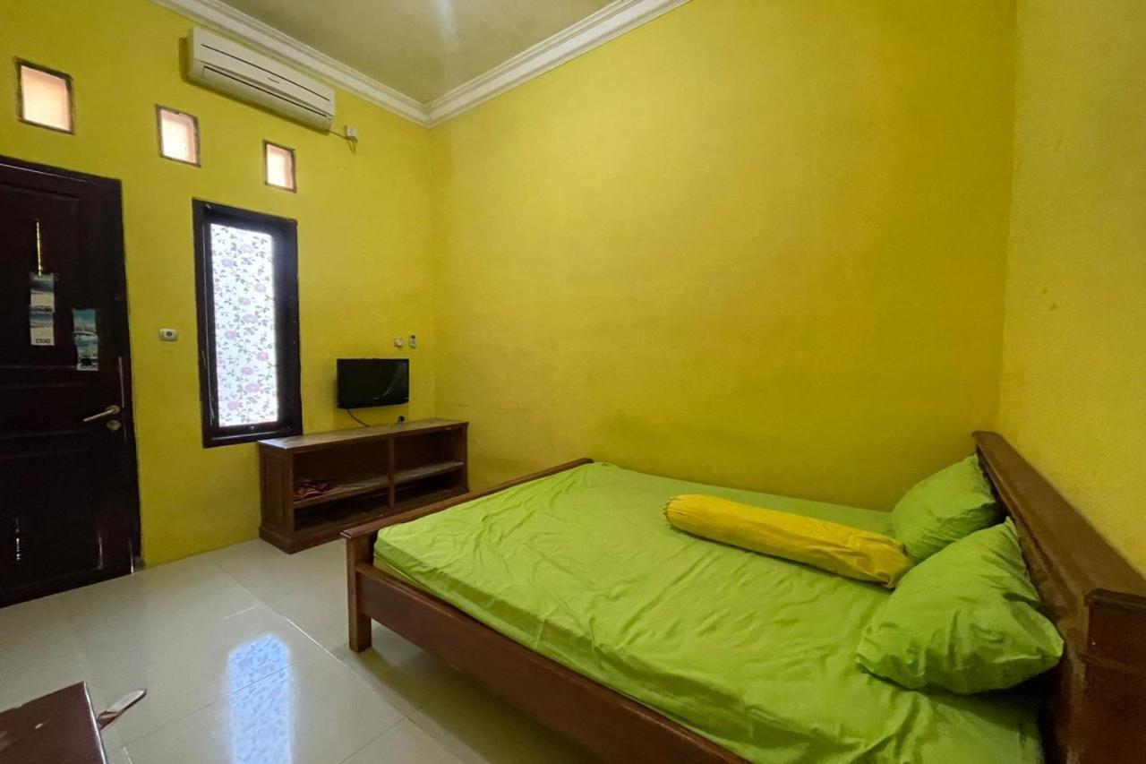 Oyo Life 93036 Eddy Homestay Syariah Lamongan Exterior foto