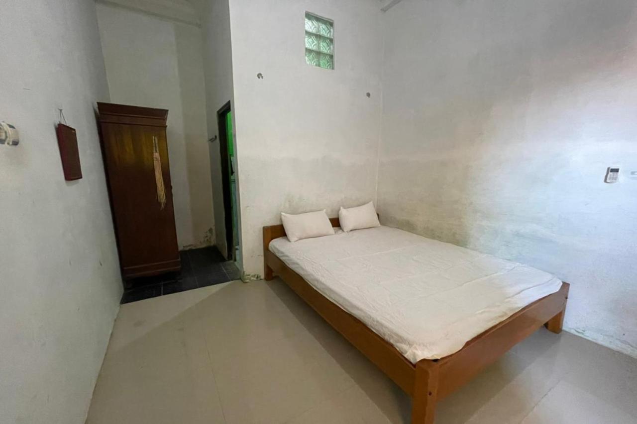 Oyo Life 93036 Eddy Homestay Syariah Lamongan Exterior foto