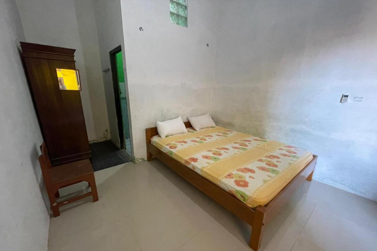 Oyo Life 93036 Eddy Homestay Syariah Lamongan Exterior foto